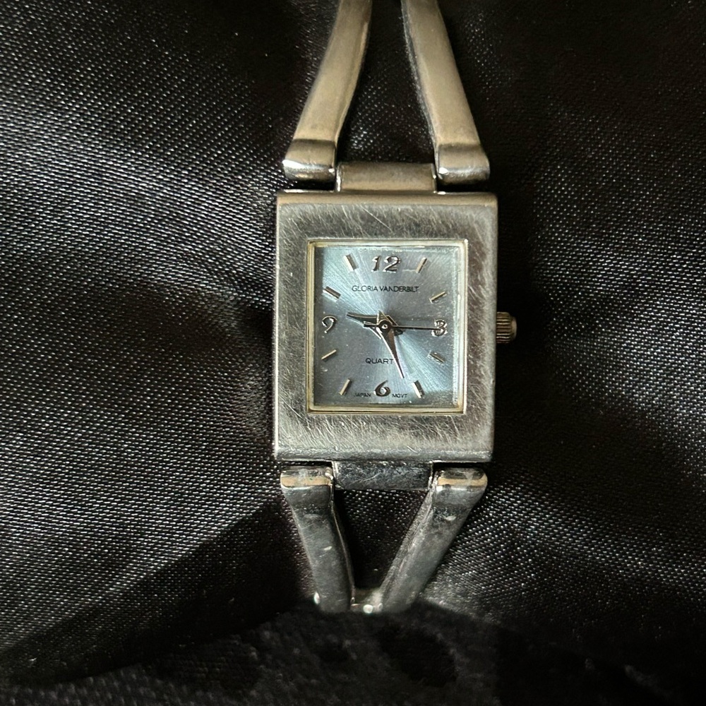 Gloria Vanderbilt Silver and Blue Geometric Watch